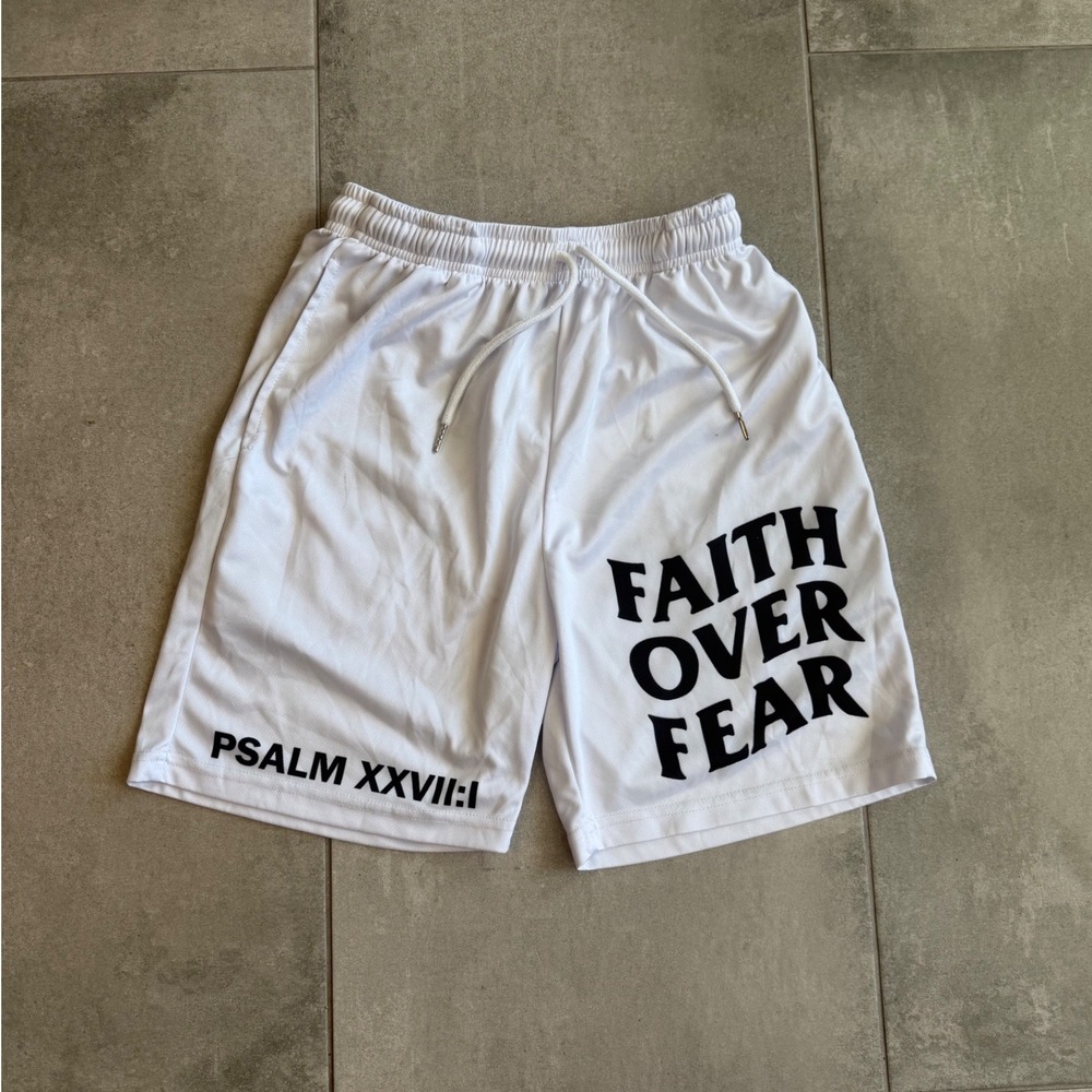 Faith Over Fear Psalm XXVII:I White Mesh Athletic Shorts Mens Small Streetwear